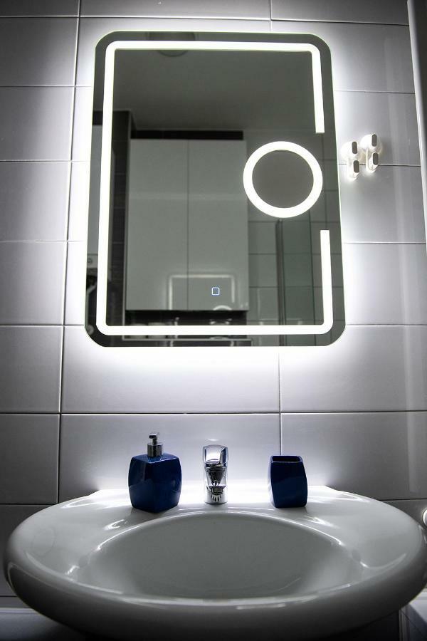 Flexible Selfcheckins 7 - Zagreb - Garage - Electric Vehicle Ccharger - Loggia - New - Luxury - Apartments Repinc 7 Kültér fotó
