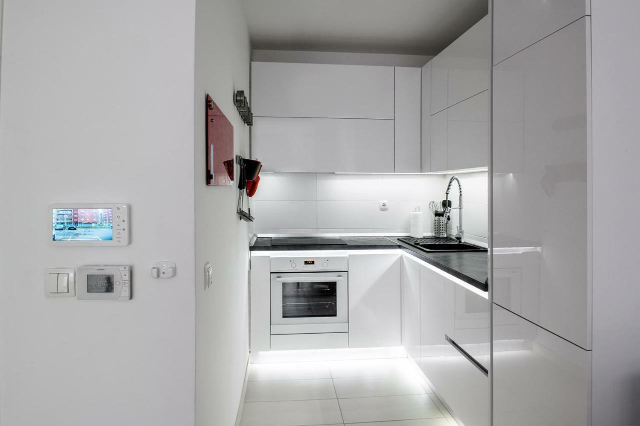 Flexible Selfcheckins 7 - Zagreb - Garage - Electric Vehicle Ccharger - Loggia - New - Luxury - Apartments Repinc 7 Kültér fotó